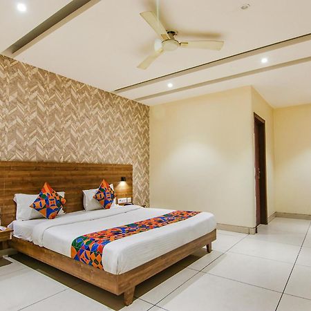 Fabhotel Golden Glory New Delhi Extérieur photo