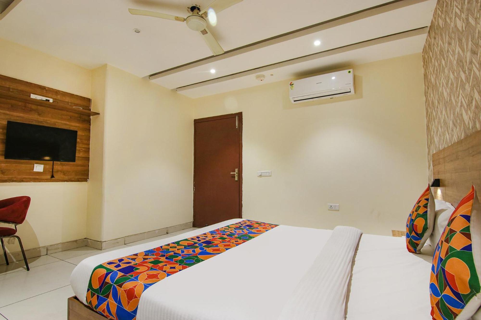 Fabhotel Golden Glory New Delhi Extérieur photo