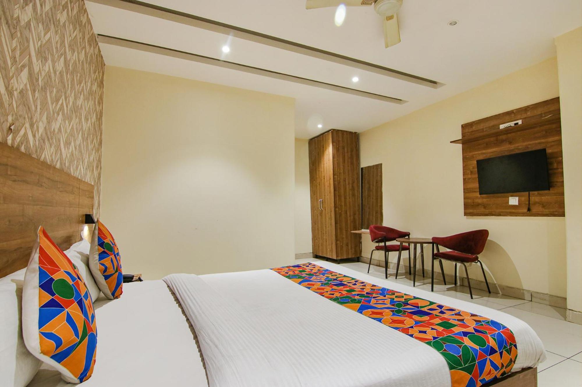 Fabhotel Golden Glory New Delhi Extérieur photo