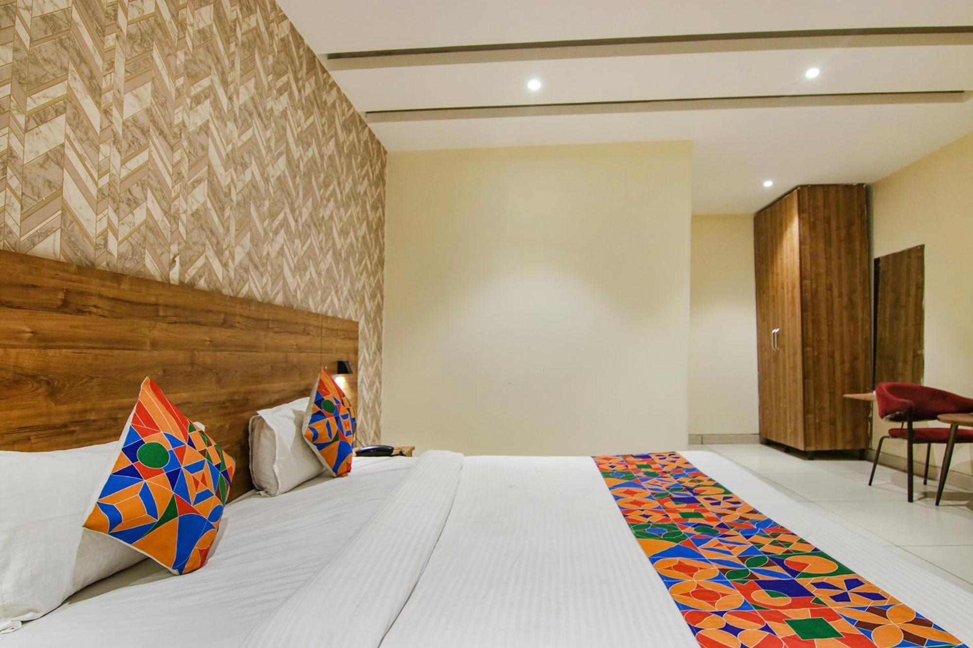 Fabhotel Golden Glory New Delhi Extérieur photo