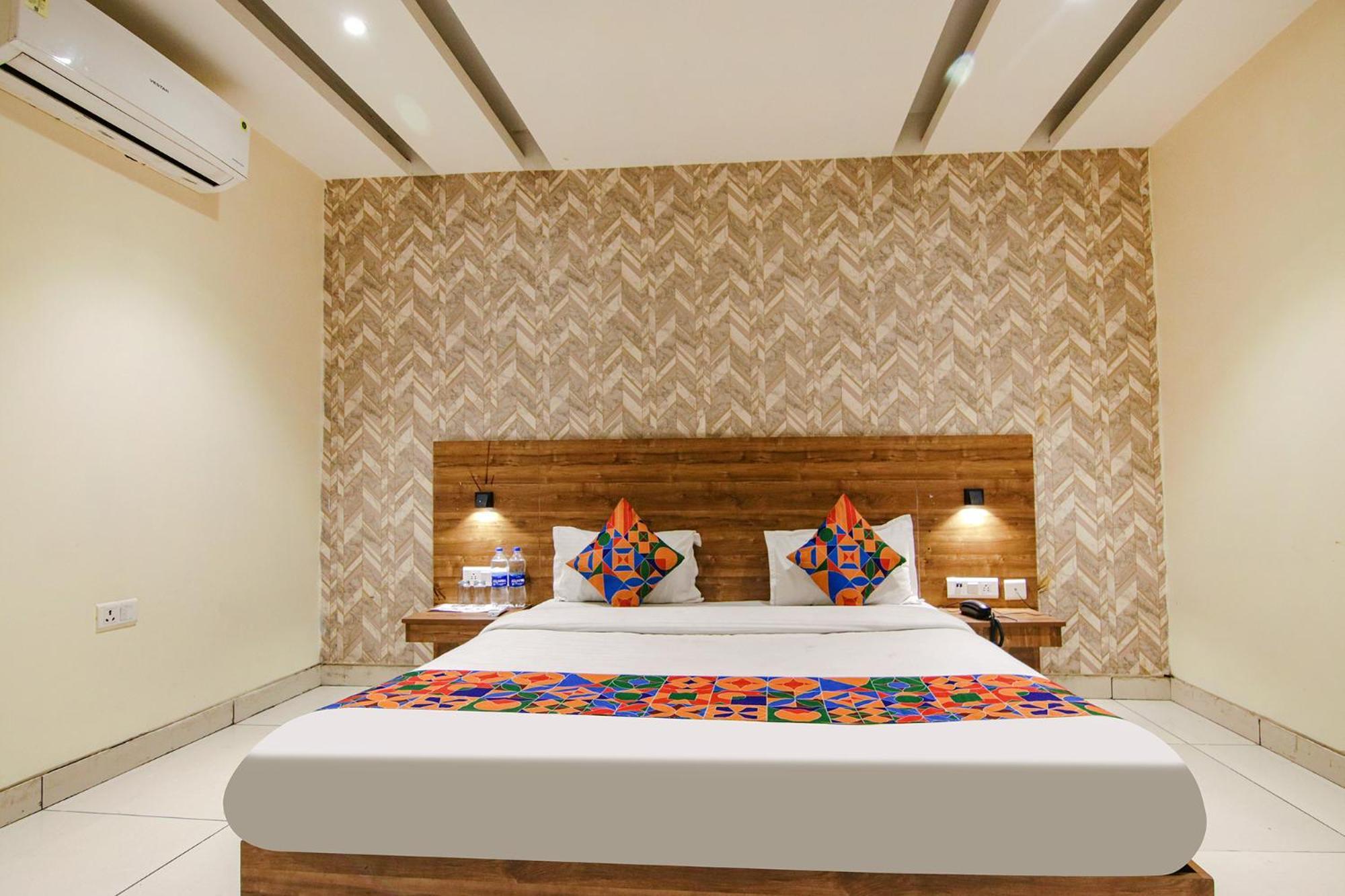 Fabhotel Golden Glory New Delhi Extérieur photo